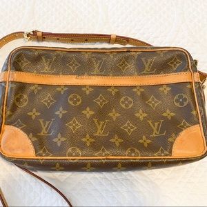 Louis Vuitton compiegne 28 crossbody